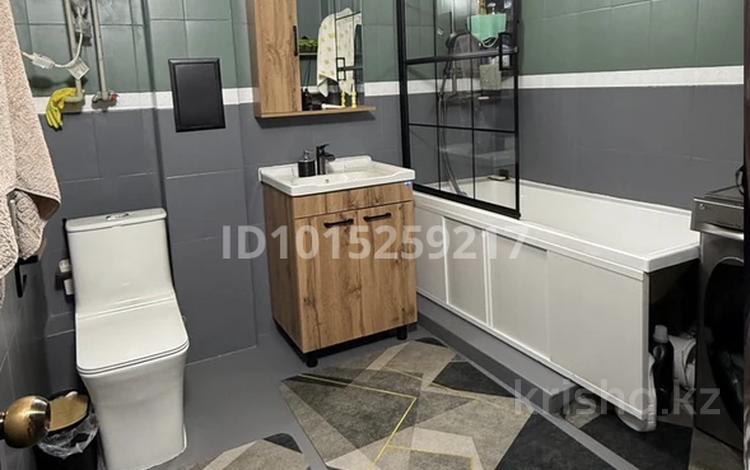 3-комнатная квартира · 61.5 м² · 6/6 этаж, Набережная 10 — Район Аквапарка за 24 млн ₸ в Семее — фото 2