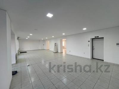 Свободное назначение, офисы, магазины и бутики, склады, общепит, салоны красоты, сельское хозяйство, бани, гостиницы и зоны отдыха, фитнес и спорт, медцентры и аптеки, образование, развлечения, конференц-залы, кабинеты и рабочие места, студии · 190 м² за ~ 1.1 млн 〒 в Караганде, Казыбек би р-н