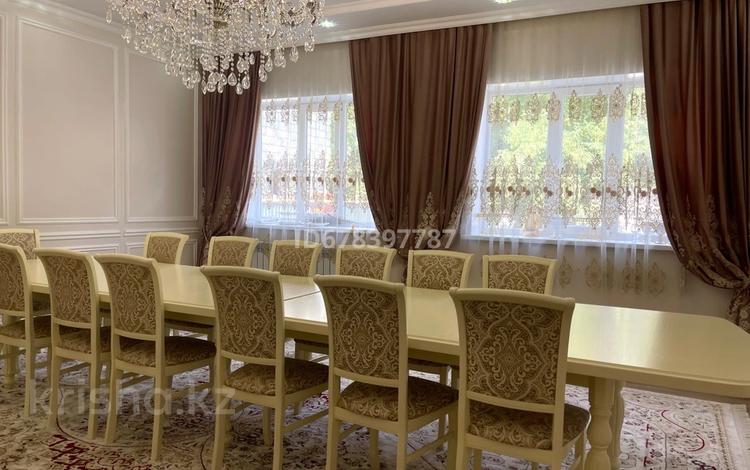 Дом · 7 комнат · 240 м², Строитель 4 68 за 90 000 〒 в Актобе, жилой массив Кирпичный — фото 2