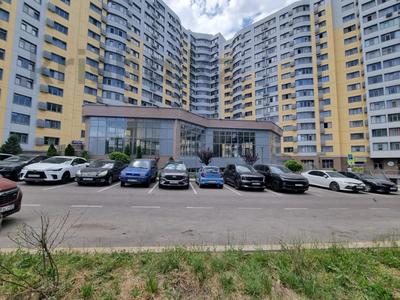 Еркін, кеңселер, дүкендер мен бутиктер, қоймалар, жқб, автосервистер мен көлік жуу, қоғамдық тамақтану орны, сұлулық салондары, монша, қонақ үй және демалыс орындары, медорталықтар мен дәріханалар, білім орталықтары, ойын-сауық · 2185.3 м², бағасы: ~ 2.6 млрд ₸ в Алматы, Ауэзовский р-н