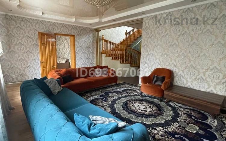 Отдельный дом · 7 комнат · 256 м² · 8 сот., мкр Самал-2, Малхарова 46 — Казиева, Утегенова за 160 млн ₸ в Шымкенте, Абайский р-н — фото 3