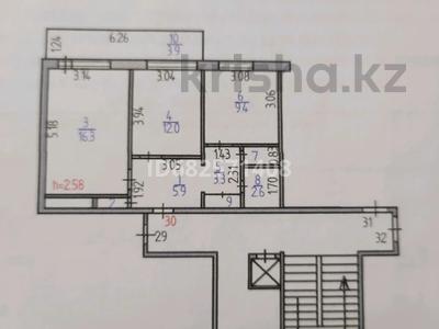 2-комнатная квартира, 51.9 м², 8/9 этаж, 4 мкр 36 — Центр за 12 млн 〒 в Лисаковске
