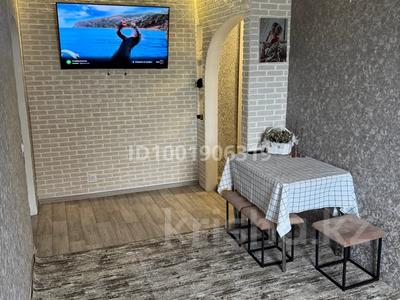 4-комнатная квартира · 65 м² · 4/5 этаж, 40 лет Победы 46/1 — 7 школа, д/с Салтанат, интернат за 14 млн 〒 в Шахтинске