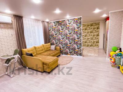 2-комнатная квартира, 43 м², 2/5 этаж, Кабанбай батыра за 14.5 млн 〒 в Талдыкоргане
