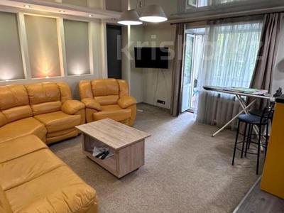 3-комнатная квартира · 80 м² · 2/5 этаж, Cлавского 48 за 5 000 〒 в Усть-Каменогорске