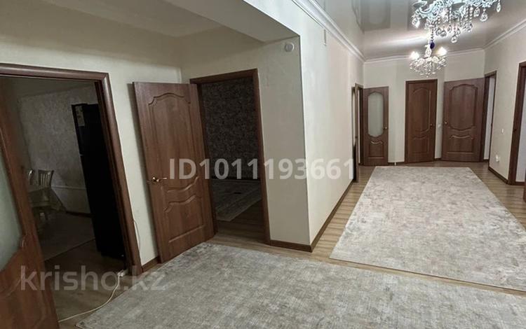 4-комнатная квартира · 141 м² · 4/5 этаж, мкр. Алтын орда, Тауелсиздик 5 — гипермарткета Дина за 62 млн ₸ в Актобе — фото 2