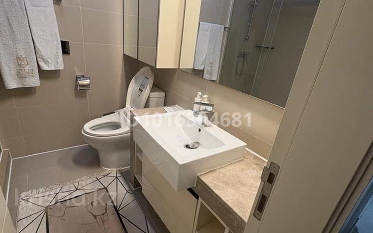 1-комнатная квартира · 40 м² · 12/28 этаж, Кошкарбаева 10/1 за 300 000 ₸ в Астане, Сарайшык р-н — фото 2