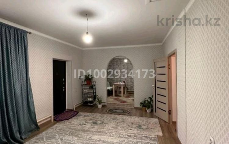 Часть дома · 4 комнаты · 100 м² · 6 сот., Қайнар 135 — 2 Трасса. 11 қиылыс. Ердаулет магазиннің артында екінші уй за 15.5 млн 〒 в Шубарсу — фото 2