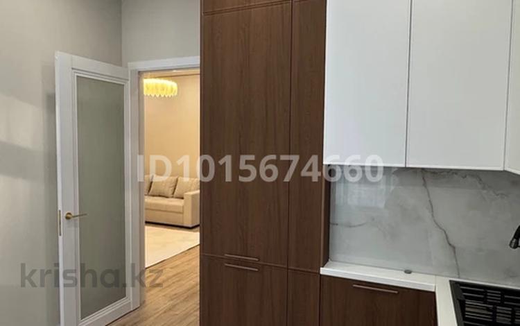 2-комнатная квартира · 43 м² · 8/12 этаж, Жубан Молдагалиев 6г за ~ 32.7 млн ₸ в Астане, Нура р-н — фото 3