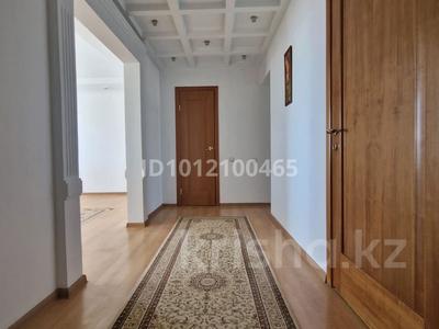 2-бөлмелі пәтер · 70 м² · 9/10 қабат, Молдагуловой 5а, бағасы: 21.9 млн ₸ в Актобе