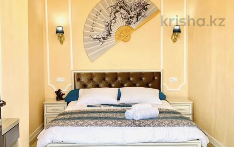 2-комнатная квартира · 60 м² · 12/14 этаж, 19-й мкр, 19 мкрн 5 за 220 000 〒 в Актау — фото 2