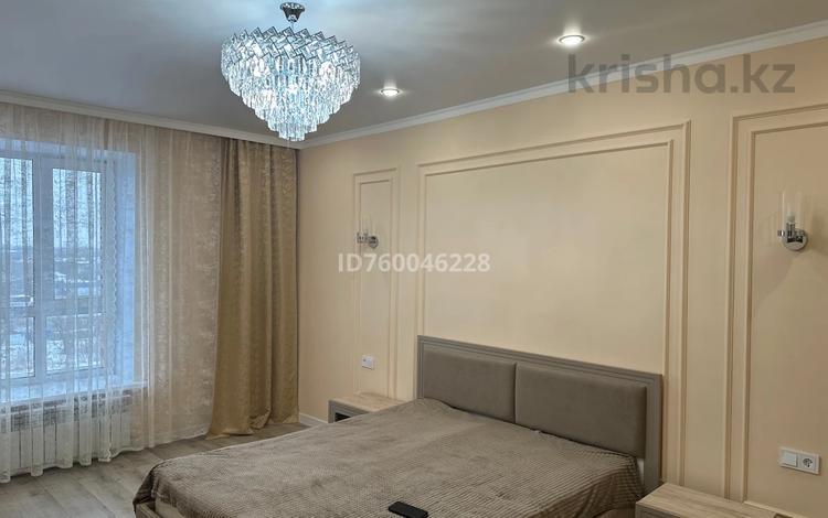 1-комнатная квартира · 49 м² · 6/10 этаж, Мкр. Женис за 200 000 ₸ в Уральске — фото 2