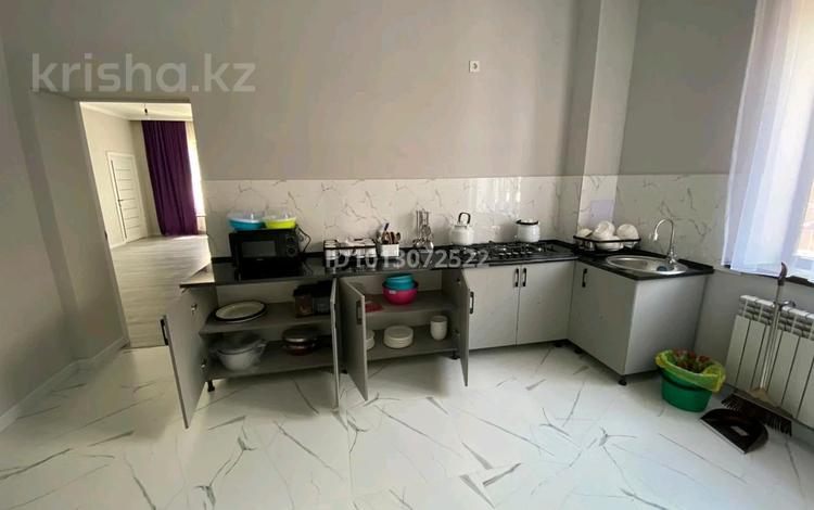5 комнат · 300 м² · 2/2 этаж, 18 Квартал 50 за 50 000 ₸ в Каскелене — фото 2