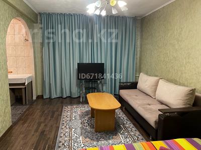 1-комнатная квартира, 30 м², 4/4 этаж посуточно, Тимирязева 81/2 — Ауэзова за 10 000 〒 в Алматы, Бостандыкский р-н