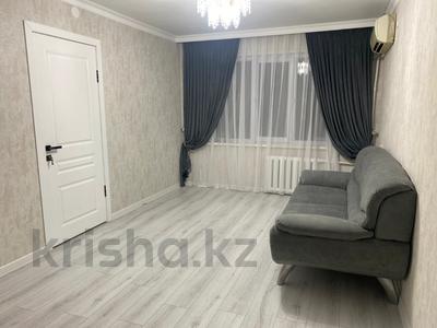 3-комнатная квартира, 56 м², 3/5 этаж помесячно, Уалиханова 200 за 200 000 〒 в Шымкенте, Енбекшинский р-н