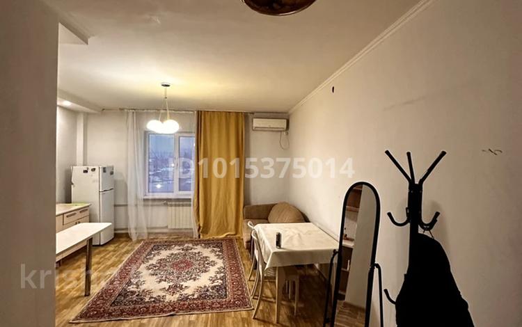 1-комнатная квартира · 54 м² · 5/9 этаж, мкр Акбулак 131 за 200 000 ₸ в Алматы, Алатауский р-н — фото 2