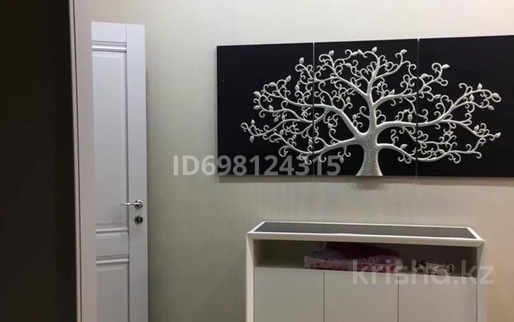 2-комнатная квартира · 73 м² · 2/3 этаж, мкр Михайловка за 58.8 млн 〒 в Караганде, Казыбек би р-н — фото 2