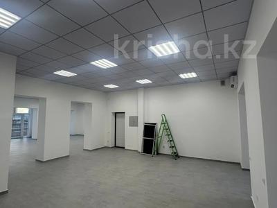 Еркін, кеңселер, дүкендер мен бутиктер, қоймалар, сұлулық салондары, білім орталықтары · 143 м², бағасы: 300 000 ₸ в Актобе, мкр. Алтын орда