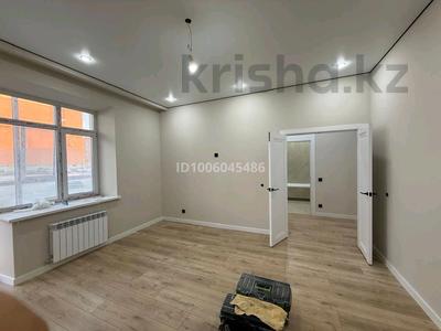 2-комнатная квартира · 80 м² · 1/5 этаж, мкр. Алтын орда, Алтын орда 7 47 — Тауелсиздик за 36 млн 〒 в Актобе