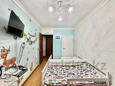 3-комнатная квартира, 58 м², 2 этаж, мкр № 5 за 35.5 млн 〒 в Алматы, Ауэзовский р-н