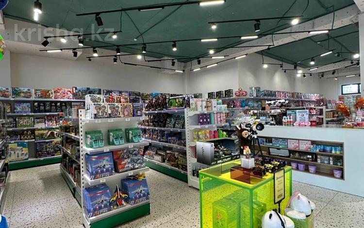 Свободное назначение, офисы, магазины и бутики, общепит, салоны красоты, медцентры и аптеки, образование, развлечения · 220 м² за 238 млн 〒 в Астане — фото 2