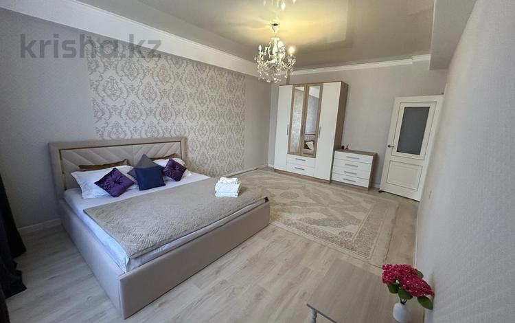 2-комнатная квартира · 78 м² · 5/20 этаж, 17-й мкр 5 за 15 000 ₸ в Актау — фото 2