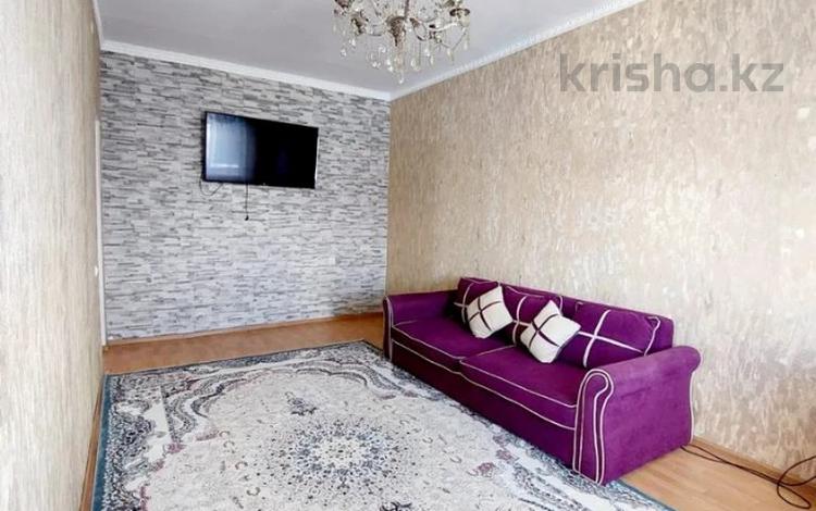 2-комнатная квартира · 65 м² · 4/5 этаж, Желтоксан 3 за 15 000 ₸ в  — фото 2