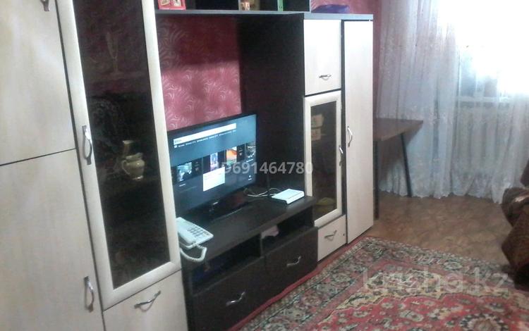 2-бөлмелі пәтер · 44 м² · 4/5 қабат, Михайловка ш/а., Осевая, бағасы: 8 млн ₸ в Караганде, Казыбек би р-н — фото 2