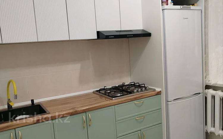 1-бөлмелі пәтер · 36 м² · 4/5 қабат, Жилгородок ш/а., Кутузова, бағасы: 8.7 млн ₸ в Актобе, мкр Жилгородок — фото 2