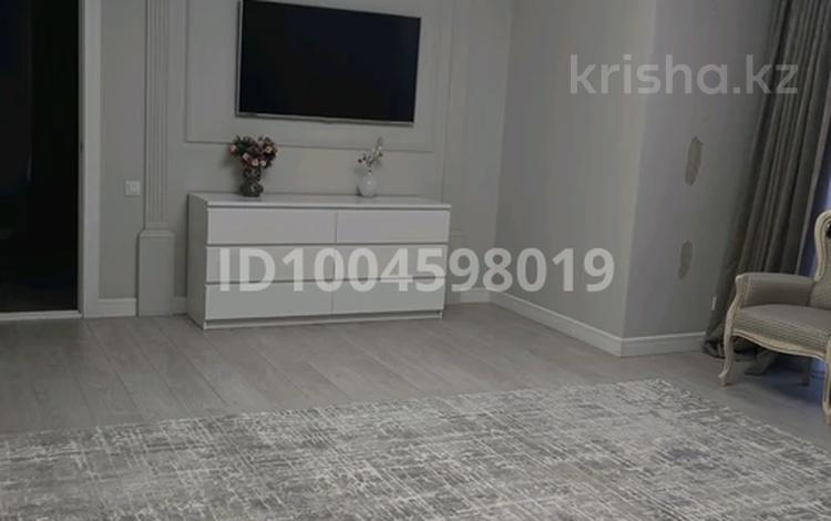 Дом · 7 комнат · 500 м², Абдолова — Московская за 70 000 〒 в Уральске — фото 10