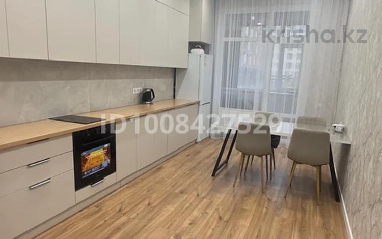 2-комнатная квартира · 70 м² · 1/9 этаж, E15 13 за 300 000 ₸ в Астане, Нура р-н — фото 2
