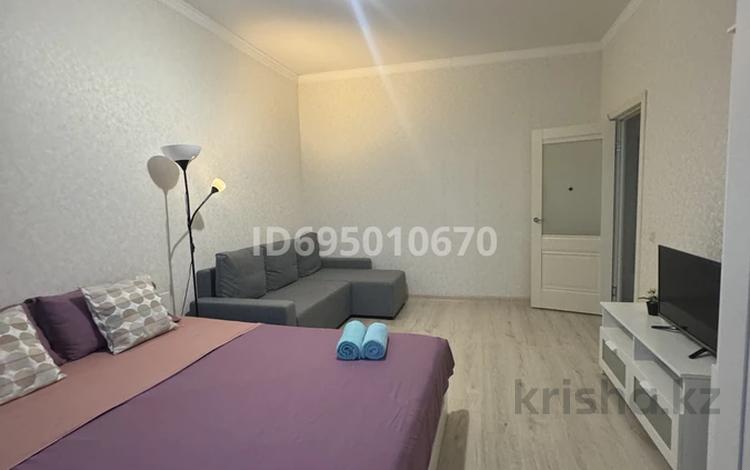 1-комнатная квартира · 38 м², Кабанбай батыр 58б за 2 000 ₸ в Астане — фото 2