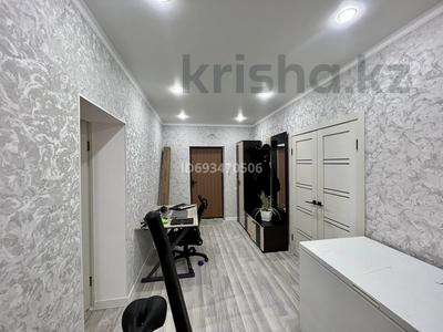 3-комнатная квартира, 85 м², 9/10 этаж, мкр. Алтын орда 10Б — Алия Молдагулова за 29 млн 〒 в Актобе, мкр. Алтын орда