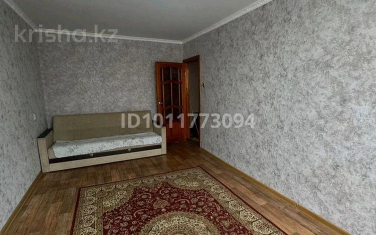 3-комнатная квартира · 72 м² · 4/5 этаж, мкр 8 304 — Братьев Жубановых и 101 за 180 000 ₸ в Актобе — фото 2