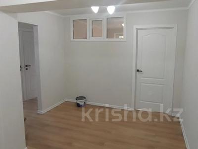 2-бөлмелі пәтер · 44 м² · 4/5 қабат, Абая 25, бағасы: ~ 21 млн 〒 в 