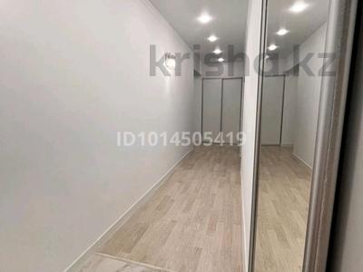 2-бөлмелі пәтер · 87.5 м² · 2/3 қабат, Самал ш/а., Адгама Каримова, бағасы: 37 млн ₸ в Атырау, мкр Самал
