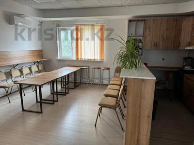 Свободное назначение, офисы, фитнес и спорт, медцентры и аптеки, образование, конференц-залы, кабинеты и рабочие места, студии · 300 м² за 1.4 млн 〒 в Атырау