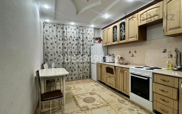 2-комнатная квартира · 75 м² · 2/16 этаж, мкр Юго-Восток, Республики 40 за 250 000 ₸ в Караганде, Казыбек би р-н — фото 2