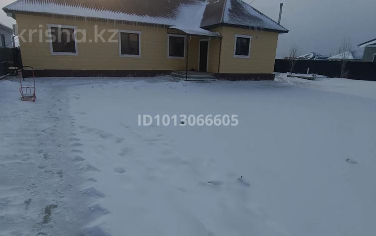 Отдельный дом · 3 комнаты · 80 м² · 81 сот., мкр Бирлик-2, 22 8 — Сзади стройтца парк бирлик за 20 млн ₸ в Атырау — фото 2