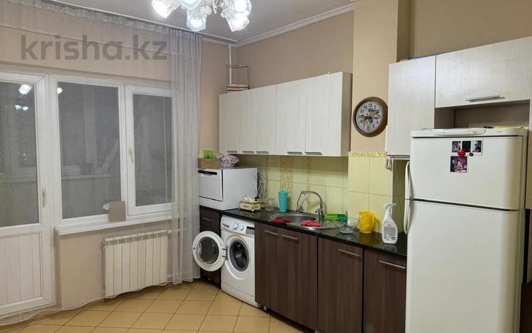 4-комнатная квартира · 95 м² · 9/9 этаж, мкр Аксай-1 12 за 45 млн ₸ в Алматы, Ауэзовский р-н — фото 6