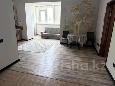 2-бөлмелі пәтер · 60 м² · 7/8 қабат, Алтын орда ш/а., Санкибай батыра 72 к, бағасы: 200 000 ₸ в Актобе, мкр. Алтын орда