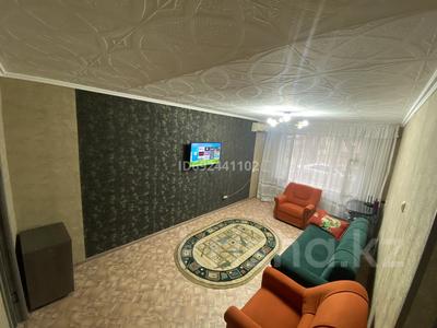 2-комнатная квартира · 60 м² · 1/5 этаж, Микрорайон Самал 14 — Пересечение улиц Сейфуллина – Жургенова за 12 000 ₸ в Таразе