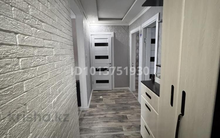 3-комнатная квартира · 65 м² · 2/5 этаж, Проспект Алии Молдагуловой — Алия молдагулова (летное училище) за 23.5 млн ₸ в Актобе — фото 2