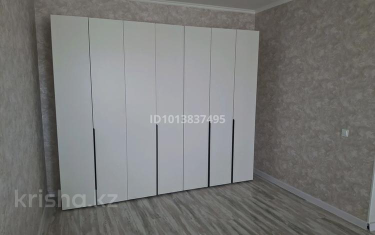 1-бөлмелі пәтер · 50 м² · 3/16 қабат, Алмагүл ш/а. 17 — Алмагуль, бағасы: 18 млн ₸ в Атырау, мкр. Алмагуль — фото 2