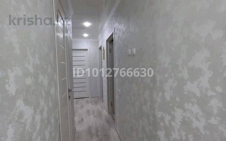 3-комнатная квартира · 62.2 м² · 2/5 этаж, 6 микрорайон 1 за 9.5 млн ₸ в Житикаре — фото 2