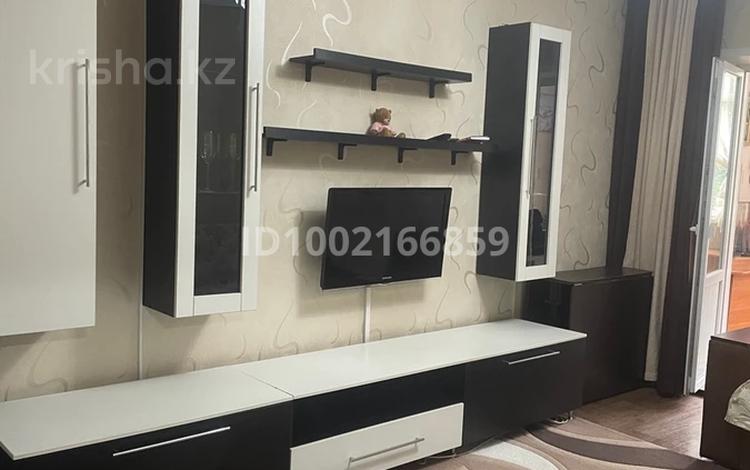 2-комнатная квартира · 60 м² · 2/5 этаж, 3 Мкр за 220 000 ₸ в Конаеве — фото 2