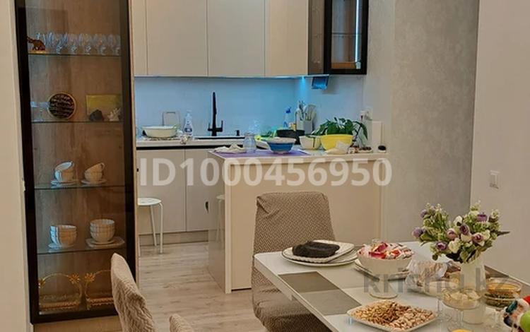 3-бөлмелі пәтер · 79 м² · 5/10 қабат, мкр Юго-Восток 7а — Строителей, бағасы: ~ 63 млн ₸ в Караганде, Казыбек би р-н — фото 2