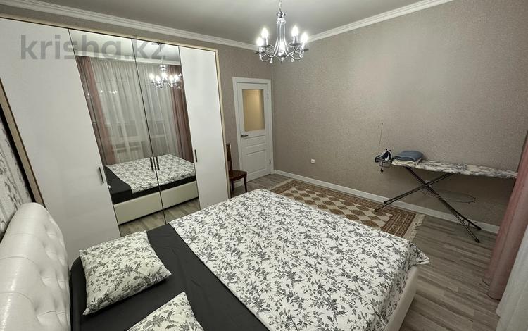 2-бөлмелі пәтер · 87 м² · 4/5 қабат, мкр. Алтын орда, Тауелсиздик 2, бағасы: 270 000 ₸ в Актобе — фото 2