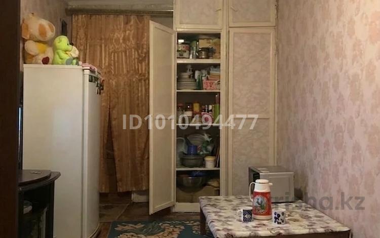 1-комнатная квартира · 12 м² · 5/5 этаж, 11-й микрорайон, Елшібек батыр 114 — Мизамның үстіндегі дом за 4.5 млн ₸ в Шымкенте, Енбекшинский р-н — фото 2