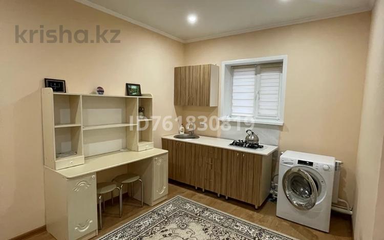 Часть дома · 1 комната · 45 м², мкр Кадыра Мырза-Али, Черненко 18/2 — Мкр Кадыра Мырза-Али за 100 000 ₸ в Уральске — фото 2
